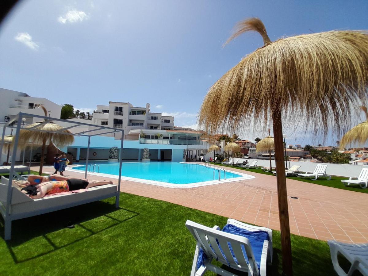 Apartments Island Village Heights 아데제 외부 사진