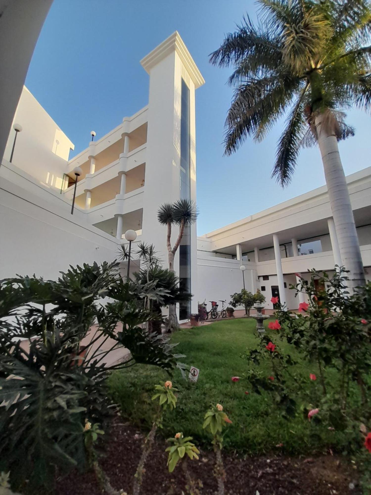 Apartments Island Village Heights 아데제 외부 사진