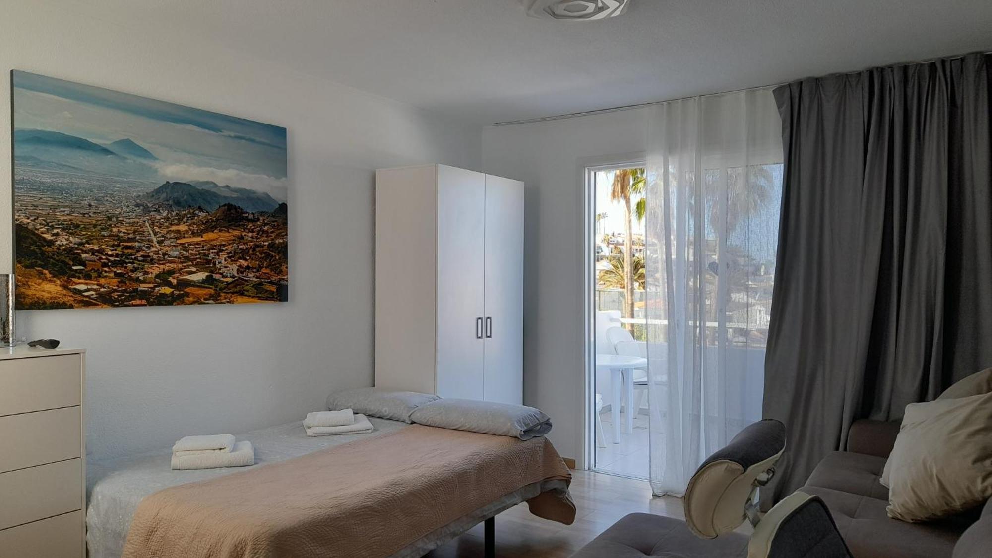 Apartments Island Village Heights 아데제 객실 사진